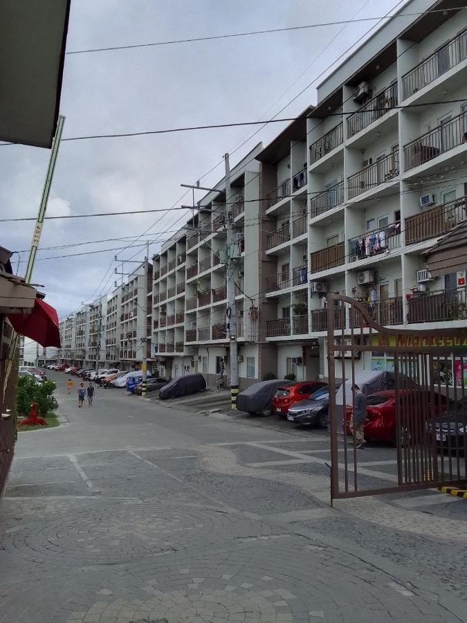 Emmanuel'S Service Apartment Near The Airport Манила Экстерьер фото